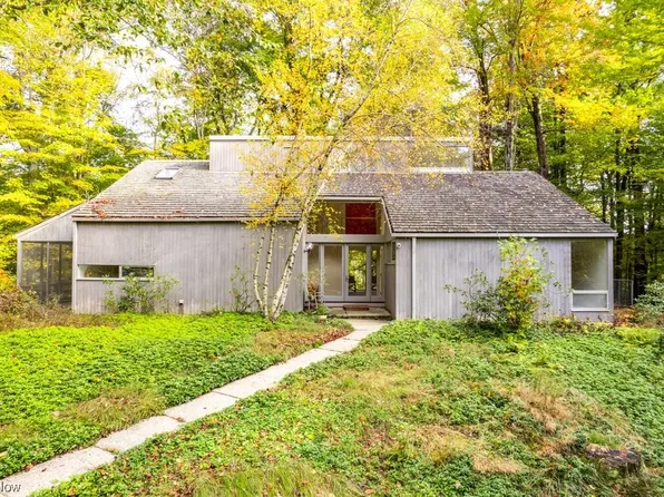 662 Echo Dr, Gates Mills, OH 44040