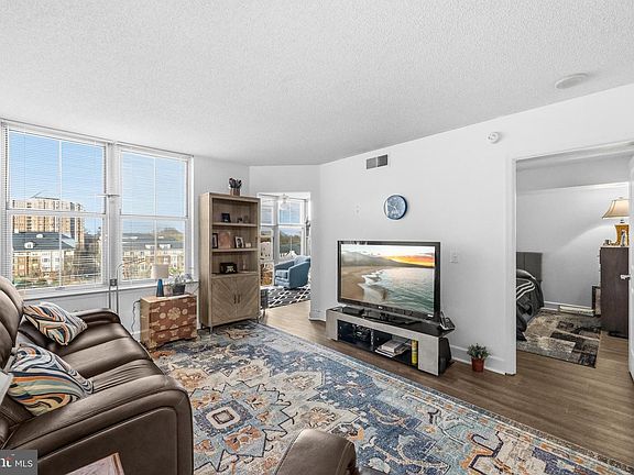 4th image of 11800 Sunset Hills Rd Unit 726