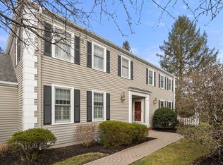 18 Prentiss Pl, Medfield, MA 02052