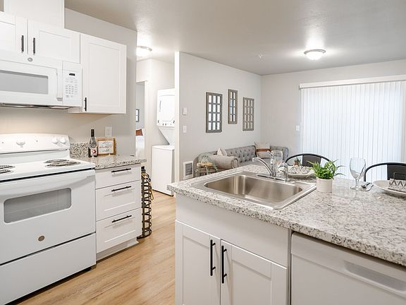 4th image of 555 N River Rd #12