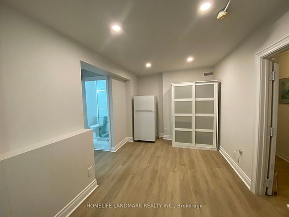 2nd image of 353 Spadina Ave Unit 5