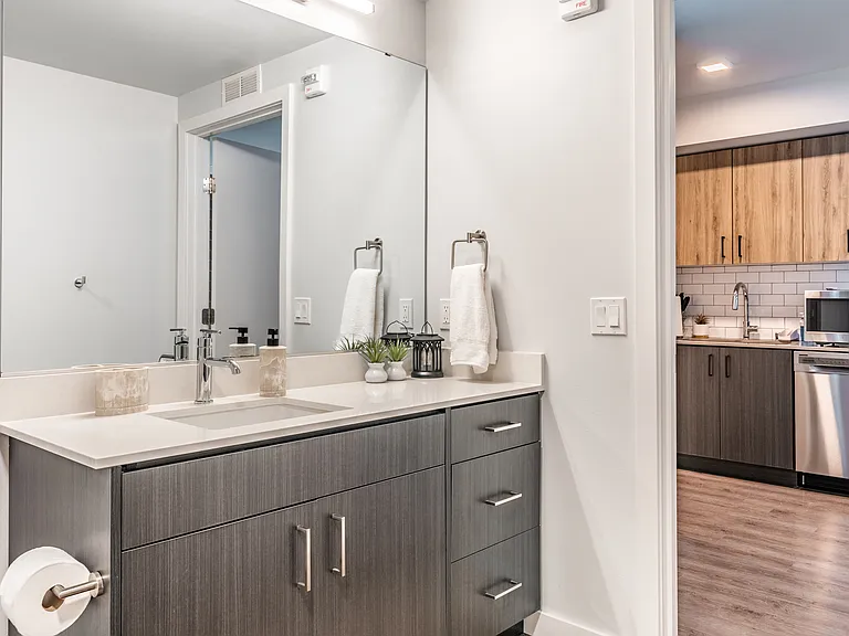 319 Queen Anne Ave N #104 — Photo 16