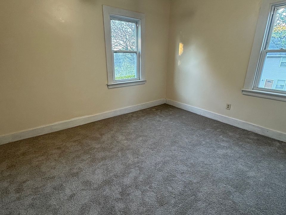 20 5th St Ansonia CT Zillow