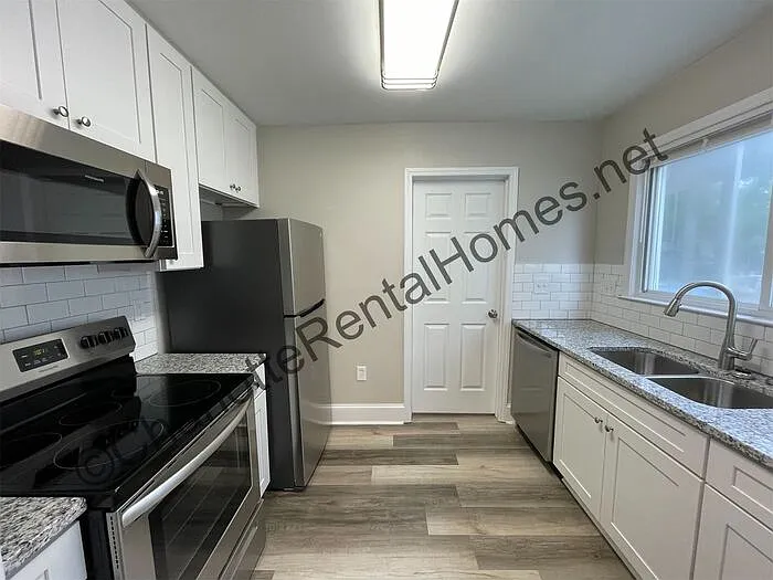 2 bed, 1.0 bath, 840 sqft, $1,350 — Photo 4