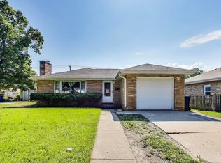2113 Walnut St, Waukegan, IL 60087