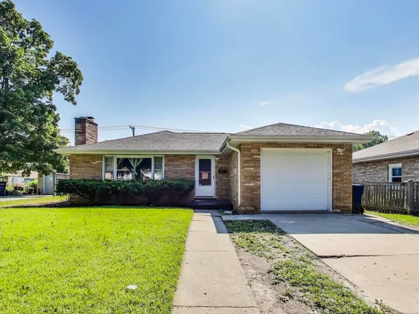 2113 Walnut St, Waukegan, IL 60087