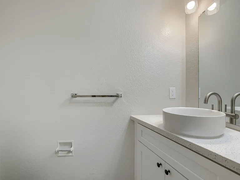 6911 Rainier Dr #7 — Photo 9