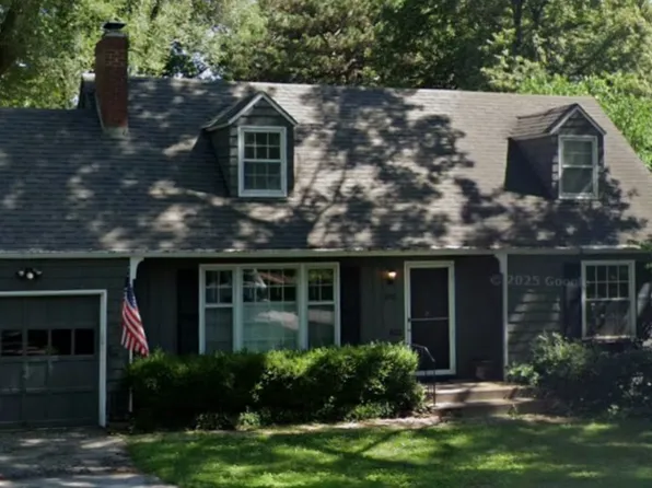 4716 W 77th Pl, Prairie Village, KS 66208