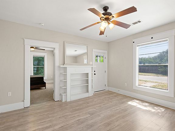 5th image of 1711 Wood Ave