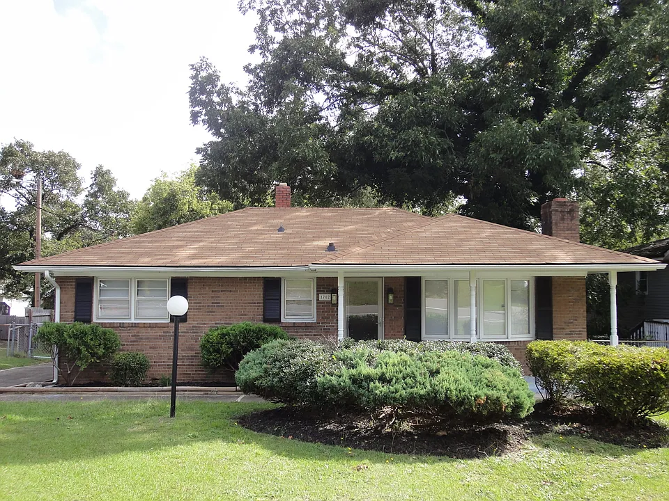 1702 Edgecombe Ave
