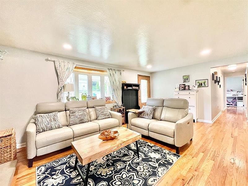 72 Eichelberger Dr, Coraopolis, PA 15108 Zillow