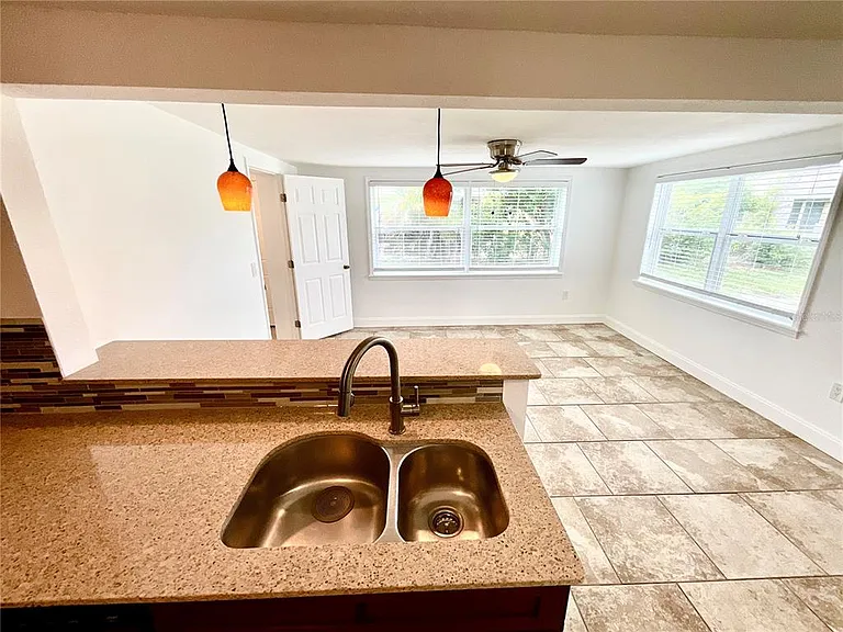 4233 Belle Isle Ct — Photo 6