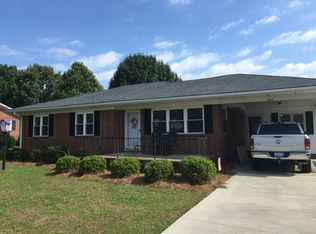 402 Raleigh St, Newton Grove, NC 28366