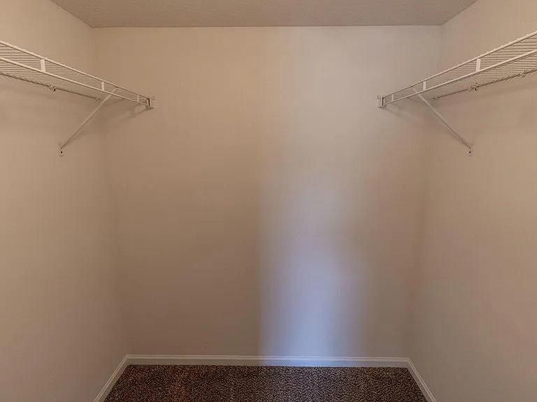 3306 E Saint Charles Rd — Photo 14