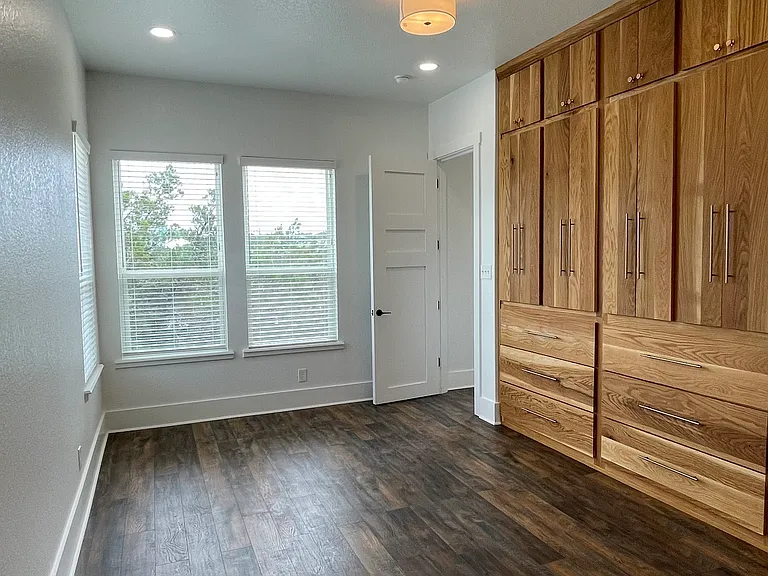 360 Hillside Dr — Photo 9