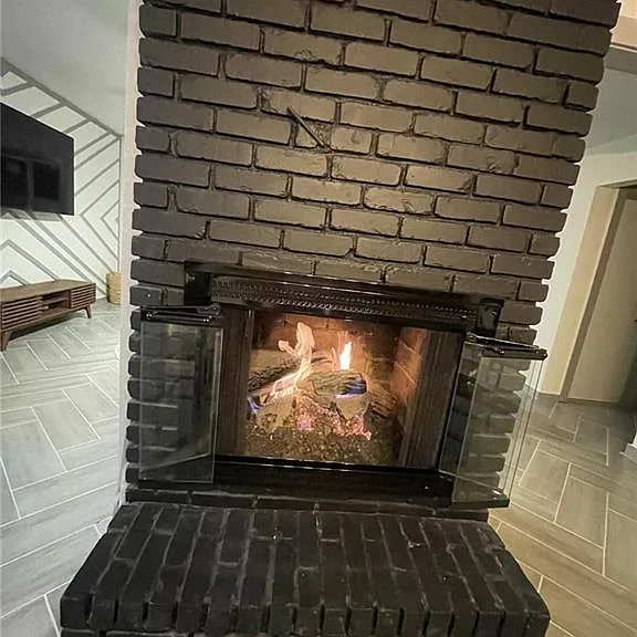 1944 Cindy Dr — Photo 8