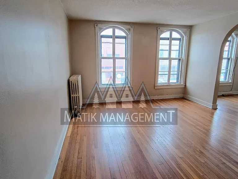 143 Main St W #1/2 — Photo 2