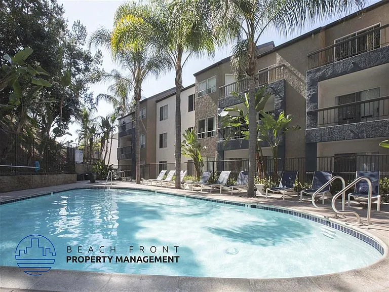 1099 Capitol Dr. — Photo 3