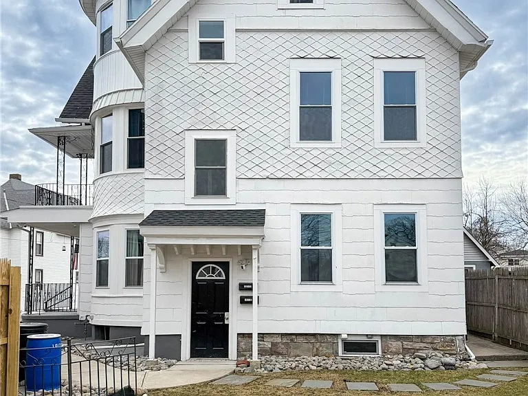 1015 White Pl — Photo 24