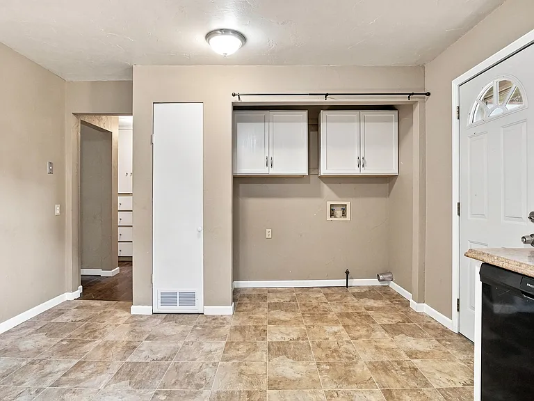 4705 S Hudson Ave — Photo 7