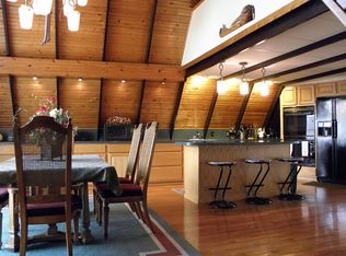 46000 Edgewater Dr, Chesterfield, MI