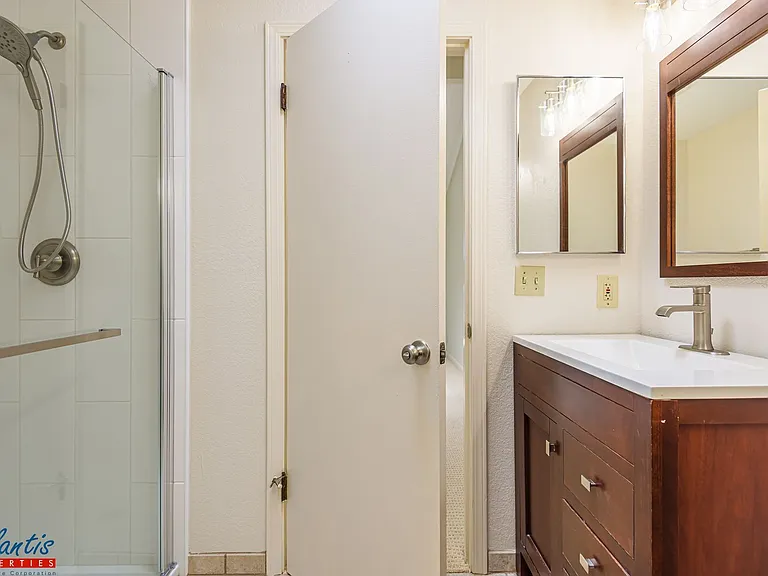 2931 Leotar Cir — Photo 13