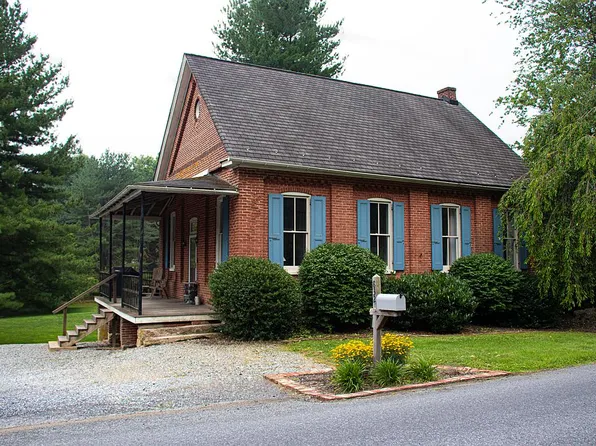 832 Pennsy Rd, Willow Street, PA 17584