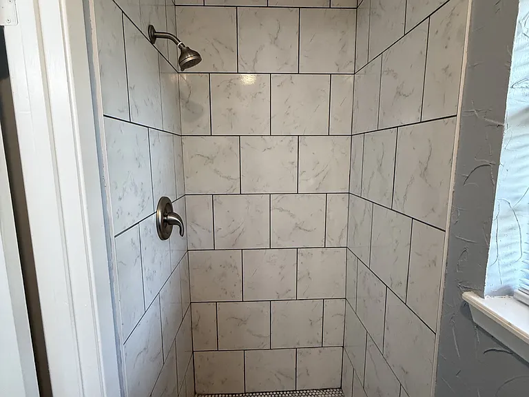 940 W State Highway 243 — Photo 15