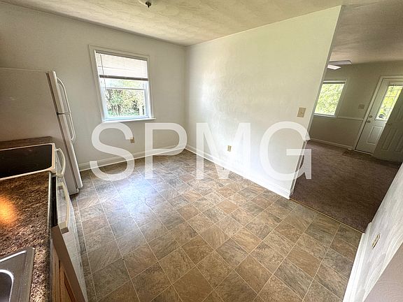 3rd image of 701 Tuck St NE