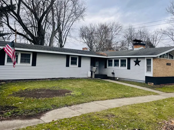 245 E 4th St, Constantine, MI 49042