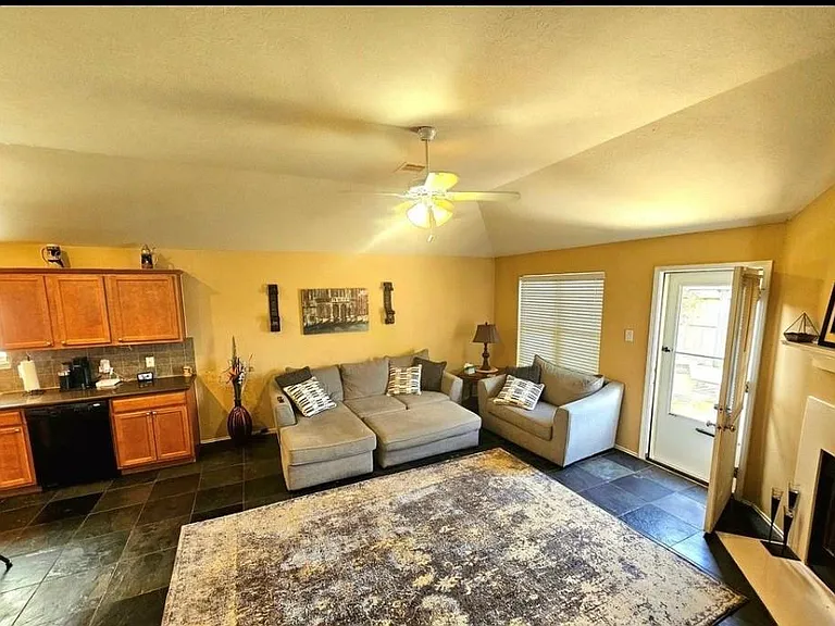 3418 Dorsey Ln — Photo 5