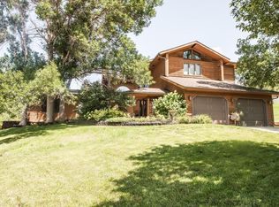 1208 Woodriver Dr, Pierre, SD 57501