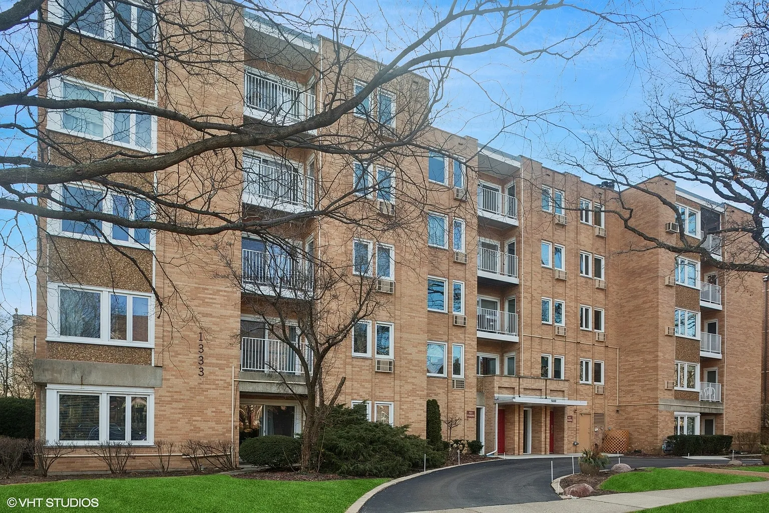 1333 Maple Ave APT 5E photo 1