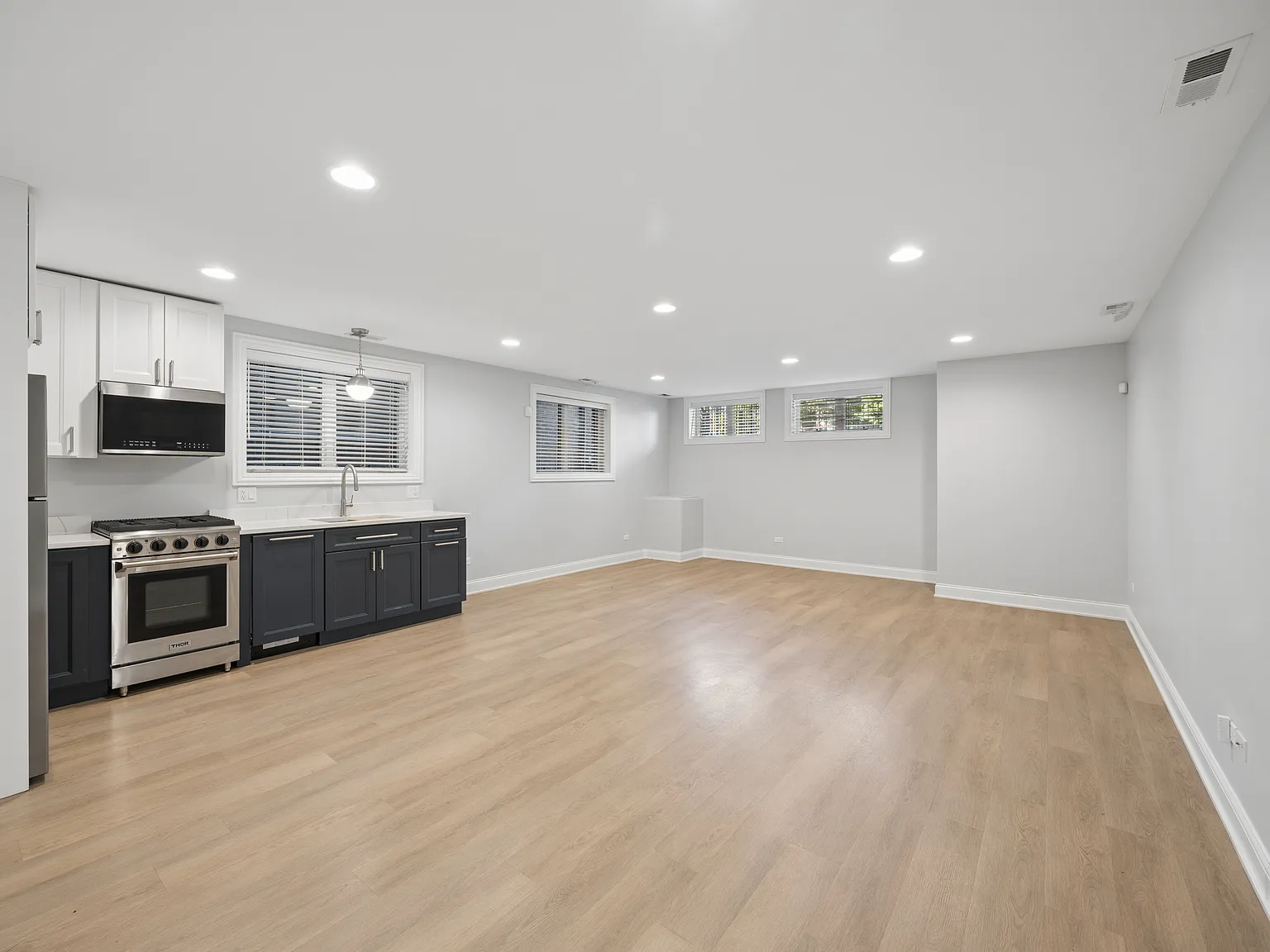 1 bed, 900 sqft, $1,750 — Photo 1