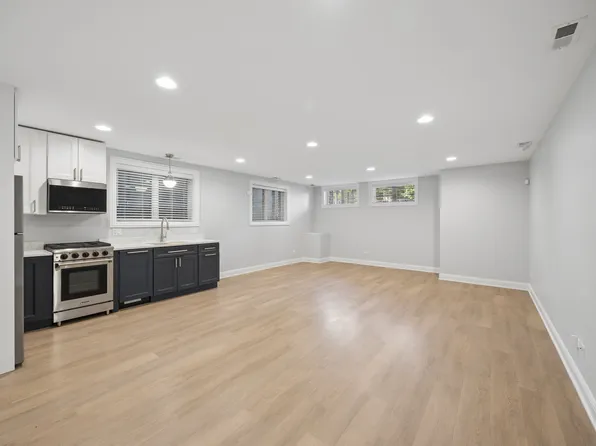 3301 S Racine Ave #1, Chicago, IL 60608