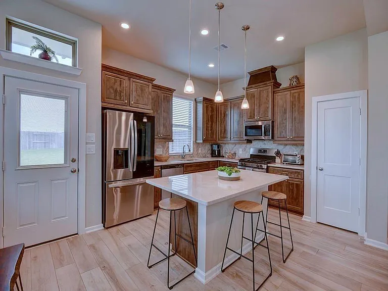 2543 Manor Valley Ct — Photo 4