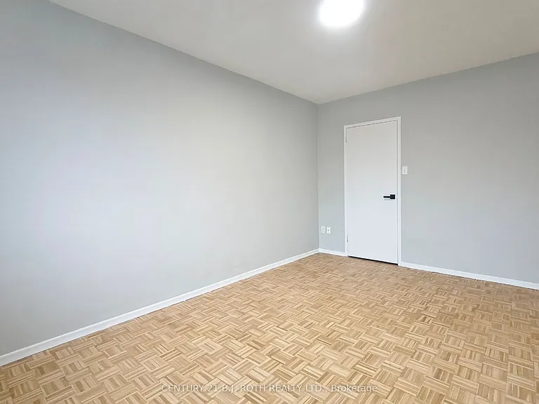 37 Peel St #301 — Photo 9