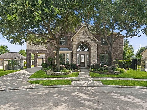 2nd image of 17615 Sunbriar Ln