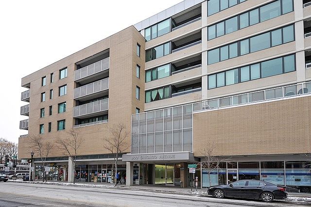 1st image of 900 Chicago Ave Unit 703