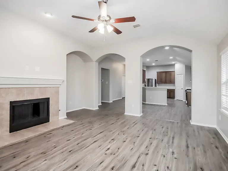 1919 Treasure Mountain Dr — Photo 5