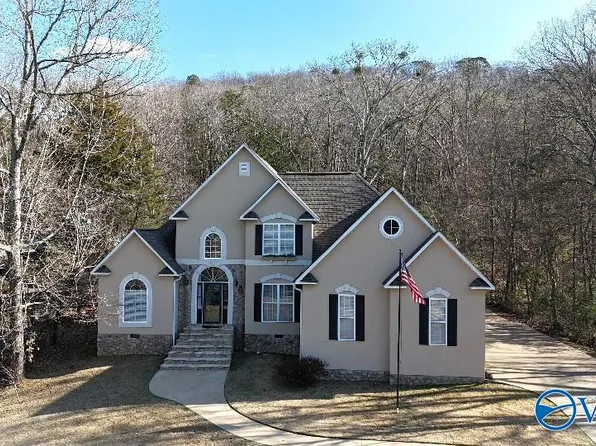758 Signal Point Rd, Guntersville, AL 35976