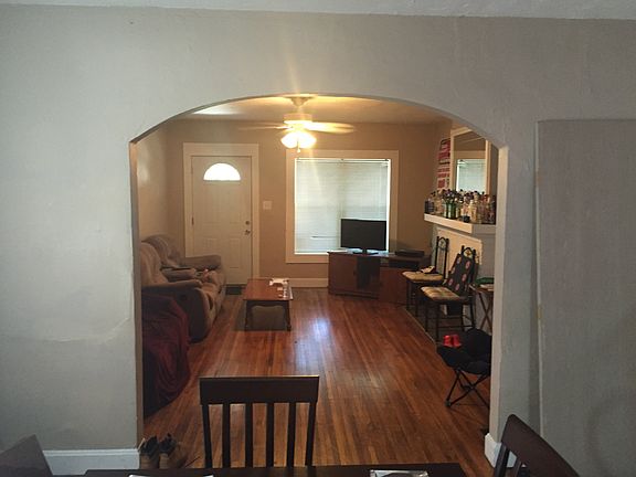 4th image of 387 E 16th Ave