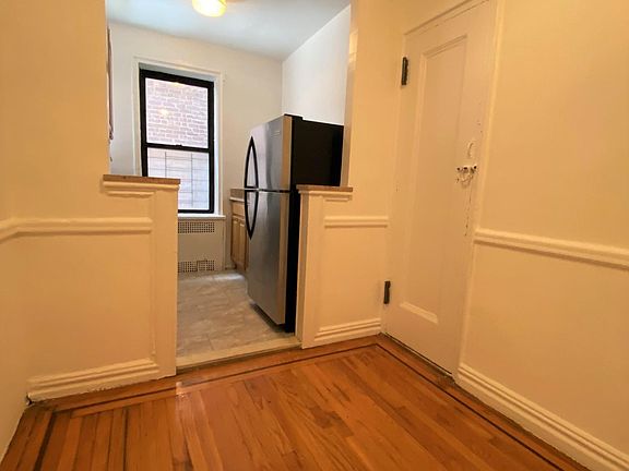 2nd image of 1212 College Ave