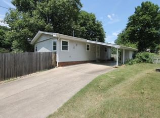 2943 E Erie St, Springfield, MO 65804