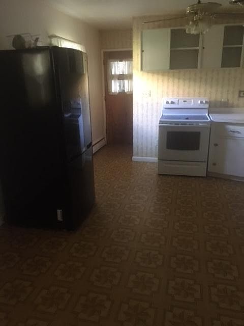 2nd image of 725 Franklin St