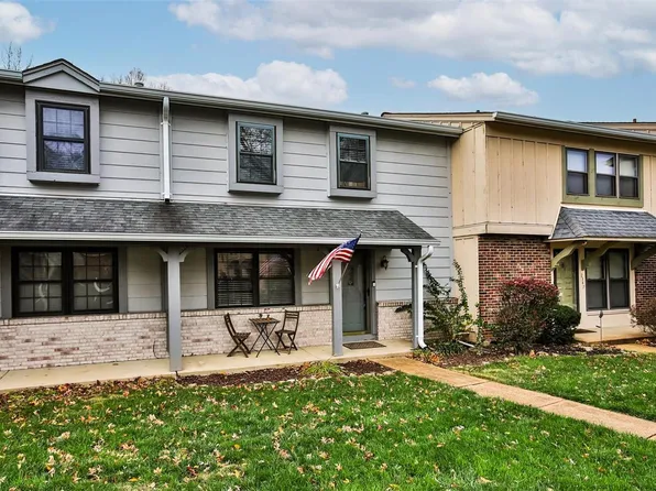 2349 Hidden Meadow Ln, Ballwin, MO 63021