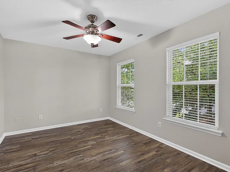 840 Willberry Dr — Photo 32