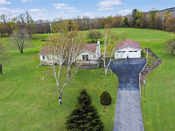 3rd image of 321 Allen Rd