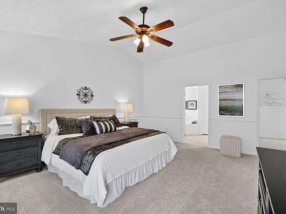 3rd image of 479 Creeks End Ln