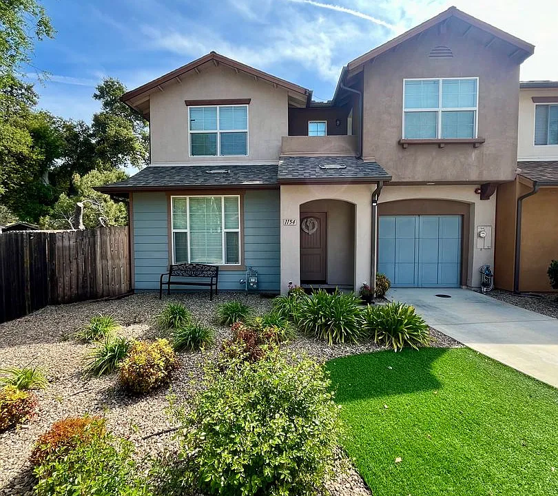 1154 Galeria Cir